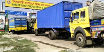 টানা ৩দিন বন্ধ থাকার পর বেনাপোল-পেট্রাপোল বন্দর দিয়ে আমদানি-রফতানি সচল —-