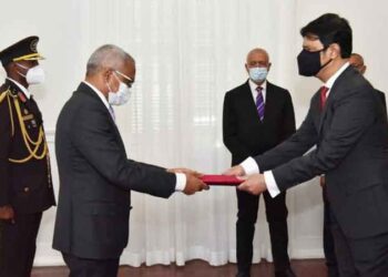 কাবো ভার্দেতে নিযুক্ত বাংলাদেশের রাষ্ট্রদূতের পরিচয়পত্র পেশ