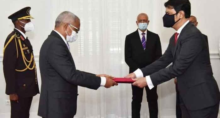 কাবো ভার্দেতে নিযুক্ত বাংলাদেশের রাষ্ট্রদূতের পরিচয়পত্র পেশ