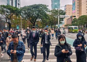 বিশ্বজুড়ে করোনায় মৃত্যু ও আক্রান্ত কমেছে
