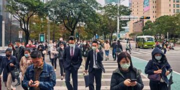 বিশ্বজুড়ে করোনায় মৃত্যু ও আক্রান্ত কমেছে