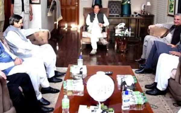 অনাস্থা ঠেকাতে পাঞ্জাবের মুখ্যমন্ত্রী বদল করলেন ইমরান খান