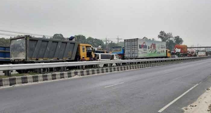 ঢাকা-টাঙ্গাইল-বঙ্গবন্ধুসেতু মহাসড়কে ২০ কিলোমিটার যানজট