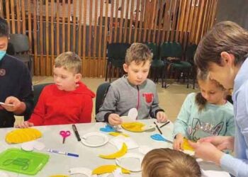 কিয়েভের কিন্ডারগার্টেনে শেখানো হচ্ছে বিমান হামলা থেকে বাঁচার কৌশল