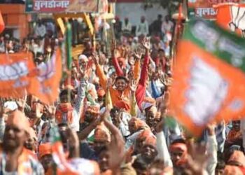 মন্দিরের বাইরে মুসলিমদের ব্যবসা করায় নিষেধাজ্ঞা, প্রতিবাদ বিজেপি নেতার