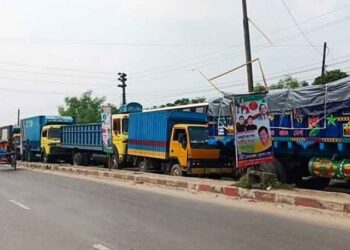 দৌলতদিয়ায় ৫ কি.মি. যানজট, ভোগান্তি চরমে