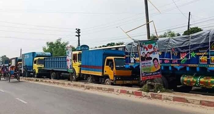 দৌলতদিয়ায় ৫ কি.মি. যানজট, ভোগান্তি চরমে