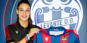 বার্সোলোনায় ব্রাজিলিয়ান নারী ফুটবলার ‘যৌন হয়রানি’র শিকার!