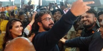 নিশো-মেহজাবীনকে দেখতে মিরপুরে ভক্তদের জনস্রোত