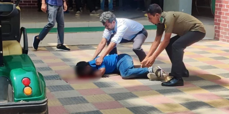 মায়ের সঙ্গে ‘শেষ কথা’ তানভীরের, এরপর ৬ তলা থেকে নিচে